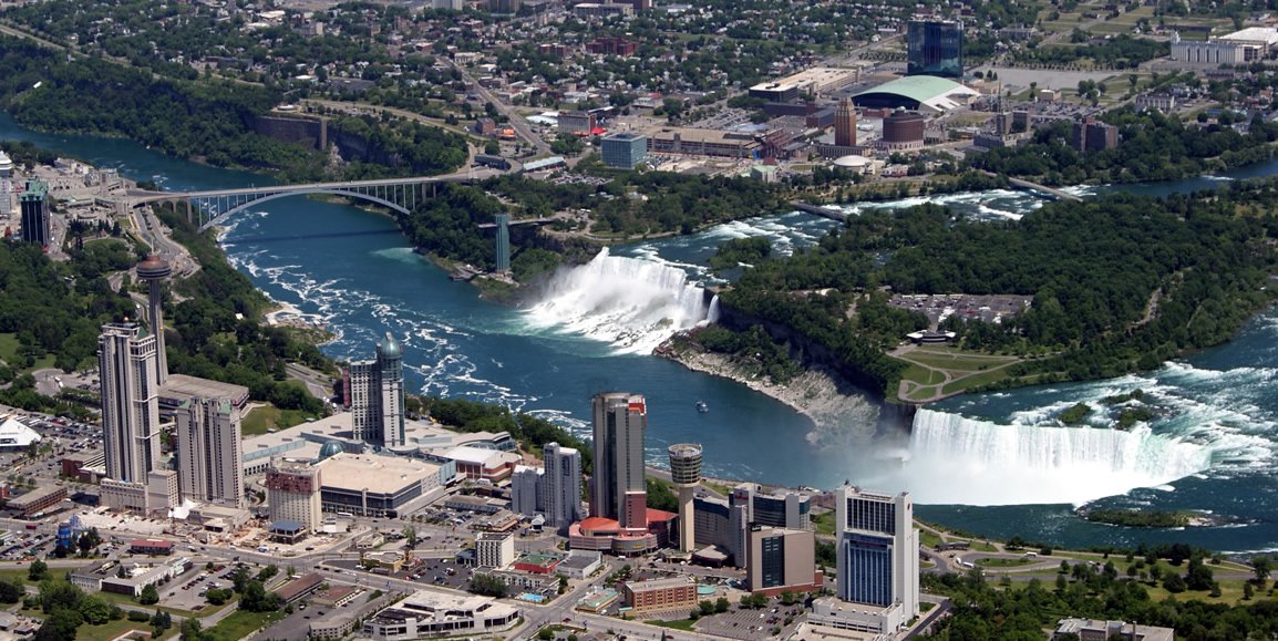 niagara falls hotel aerial photo